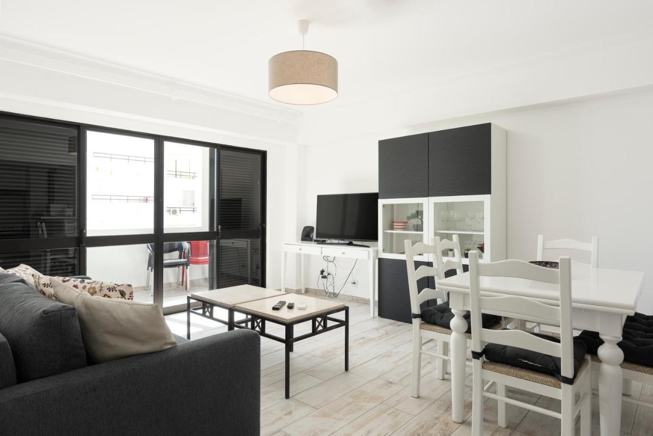 Chantal Apartment - Near The Beach - קווארטיירה מראה חיצוני תמונה